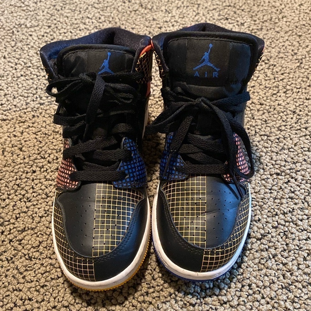 Nike Air Jordan Sneakers Size 4Y in Like New Condition